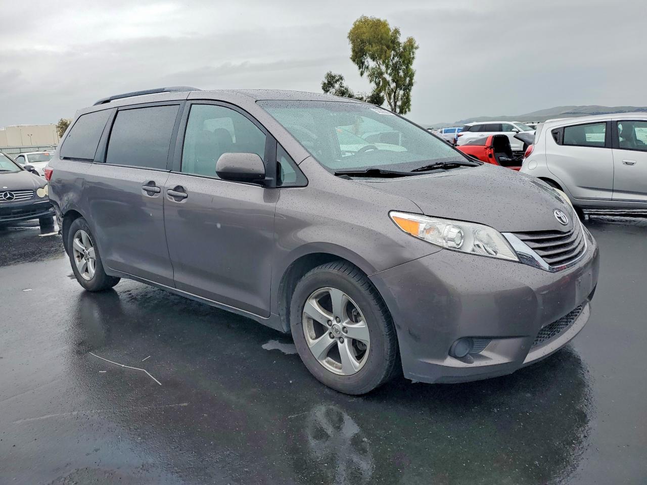 2016 TOYOTA SIENNA