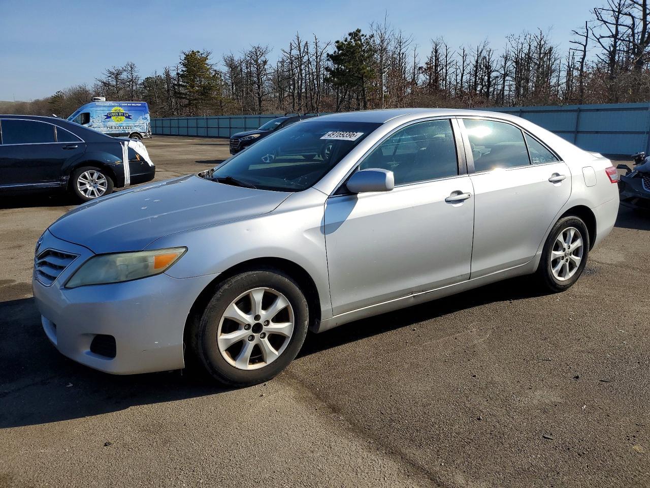 2011 TOYOTA CAMRY