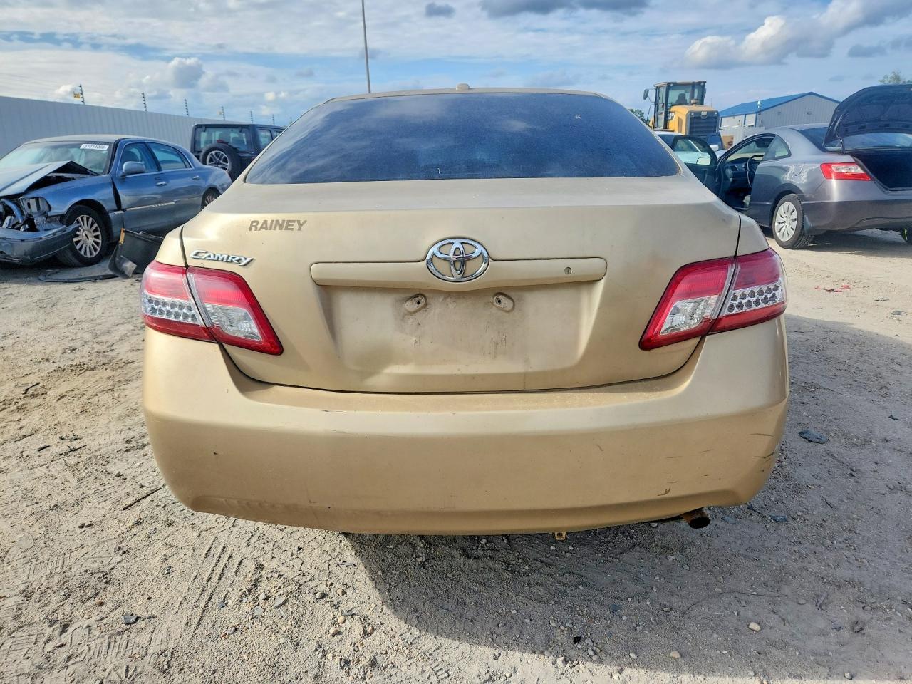 2011 TOYOTA CAMRY