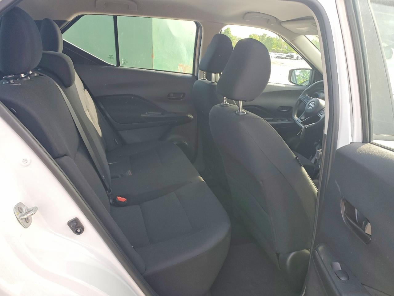 2023 NISSAN KICKS