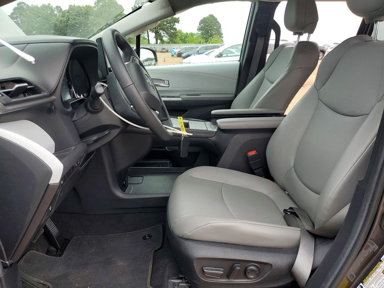 2025 TOYOTA SIENNA