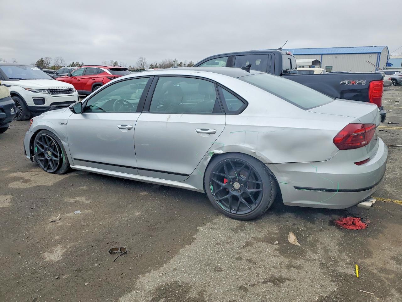2018 VOLKSWAGEN Passat
