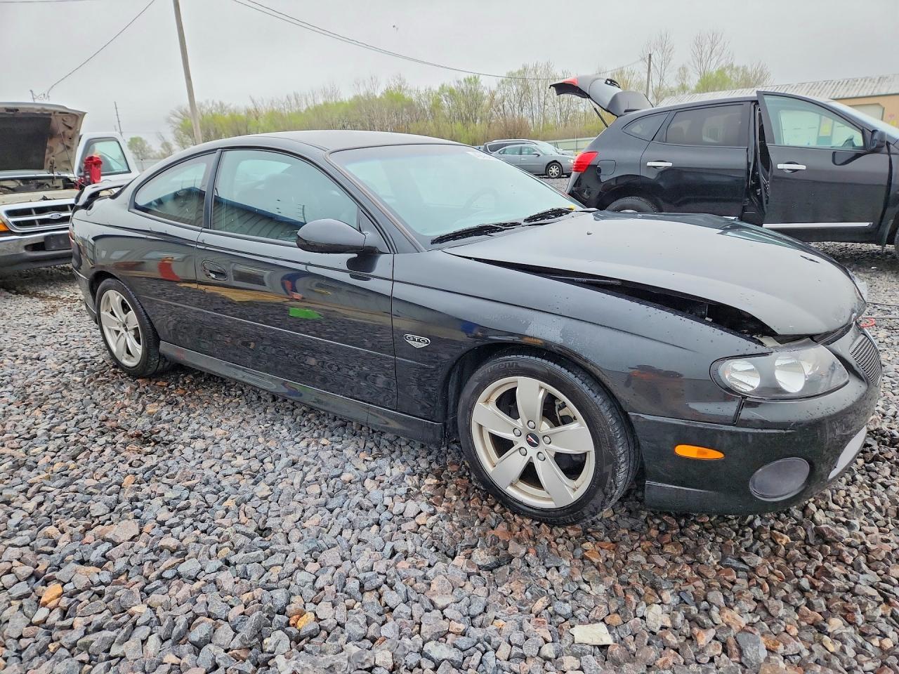 2004 PONTIAC Gto