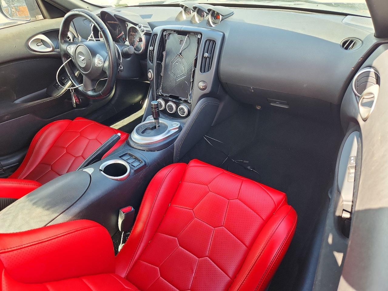 2012 NISSAN 370Z