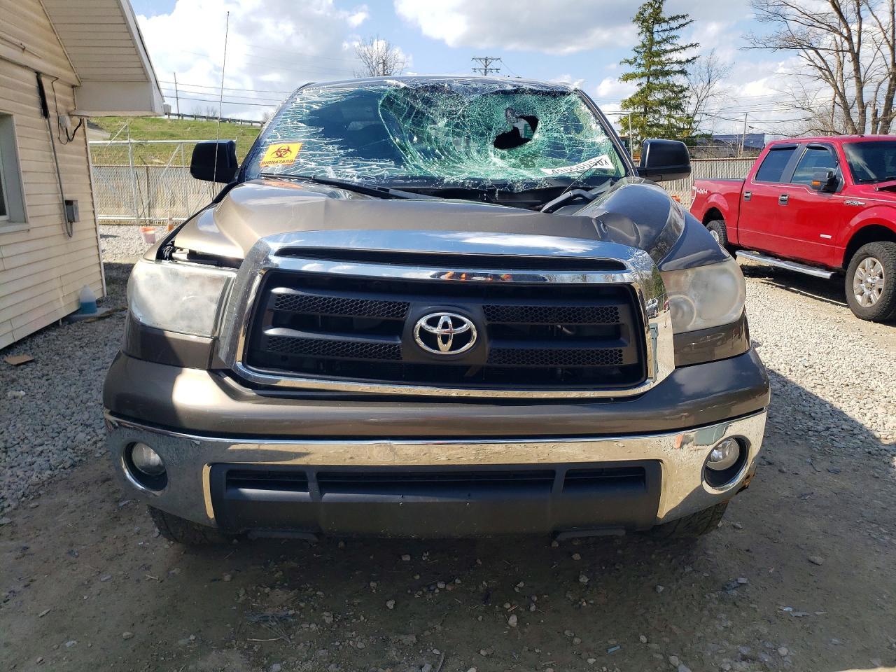 2011 TOYOTA TUNDRA