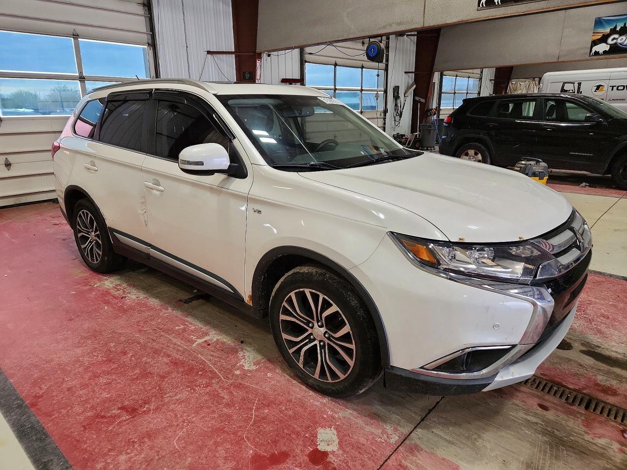 2016 MITSUBISHI outlander