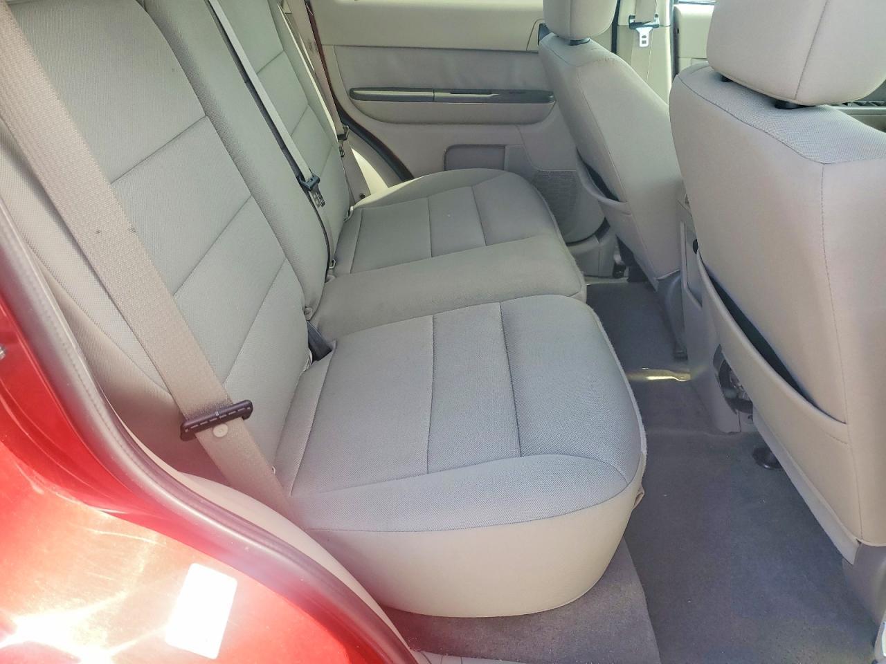 2010 FORD ESCAPE
