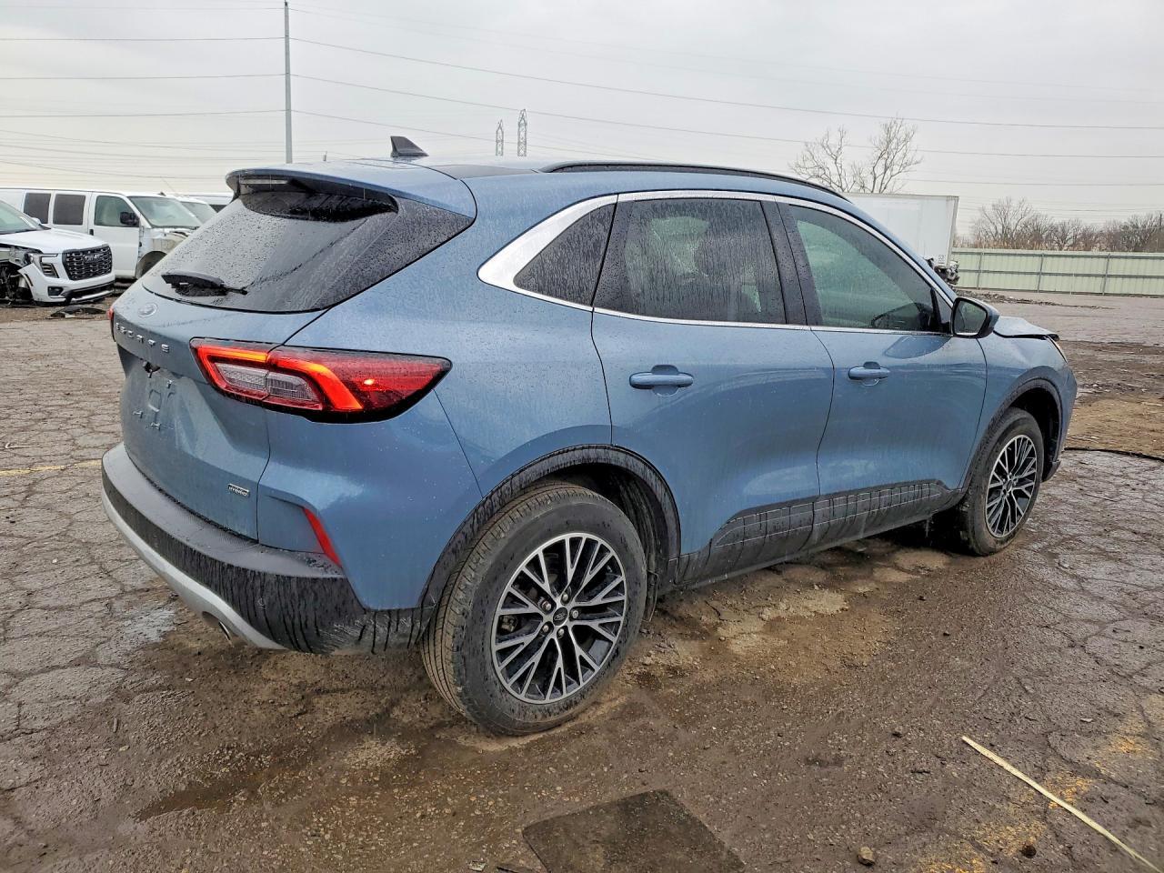 2025 FORD ESCAPE