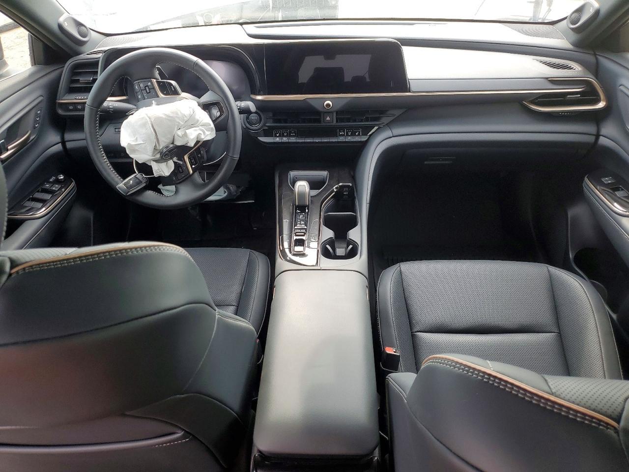 2025 TOYOTA Crown