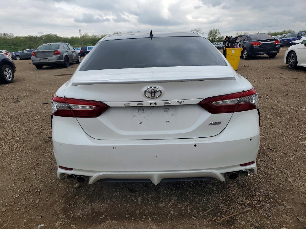 2018 TOYOTA CAMRY