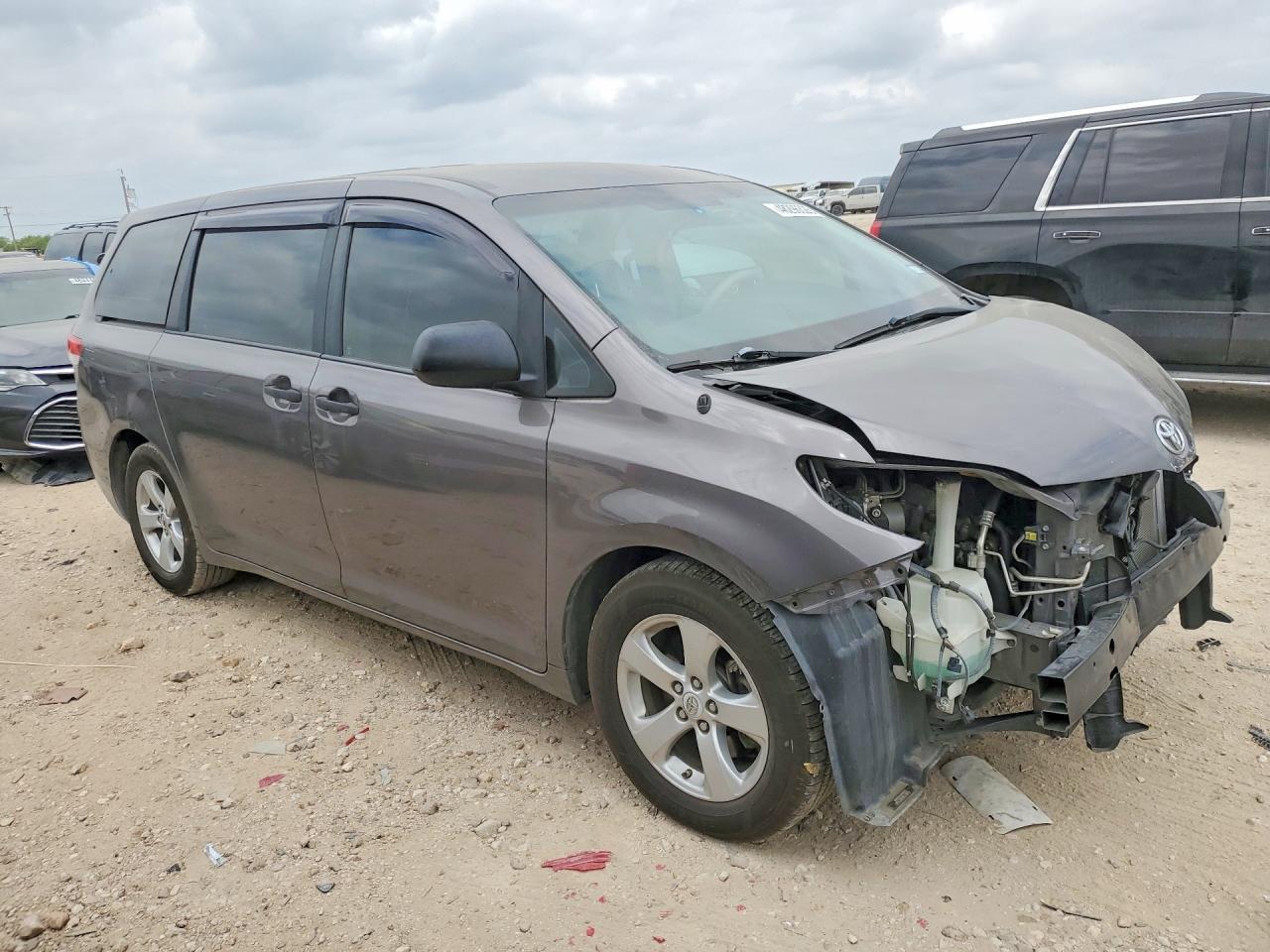 2013 TOYOTA SIENNA