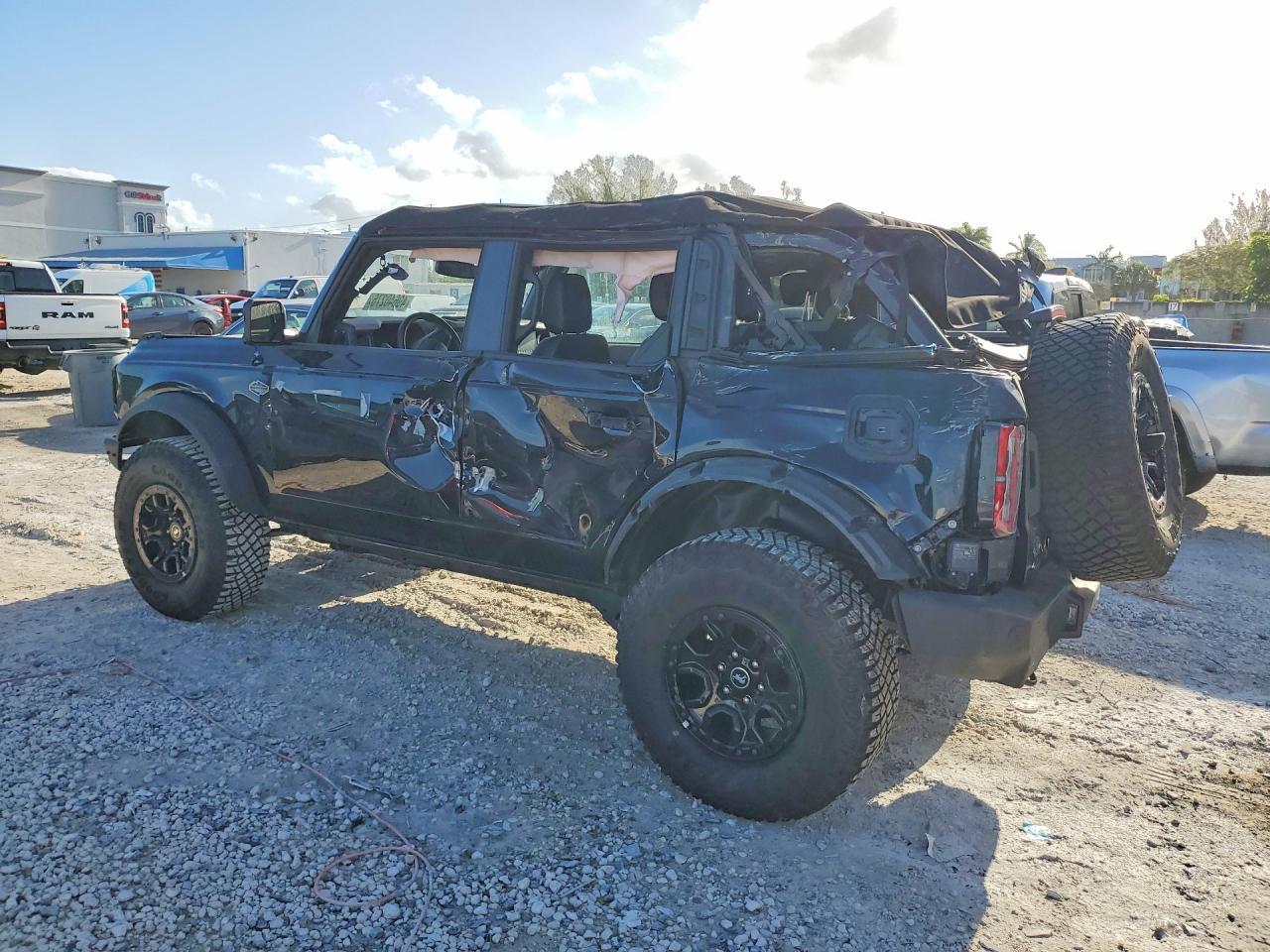 2024 FORD Bronco