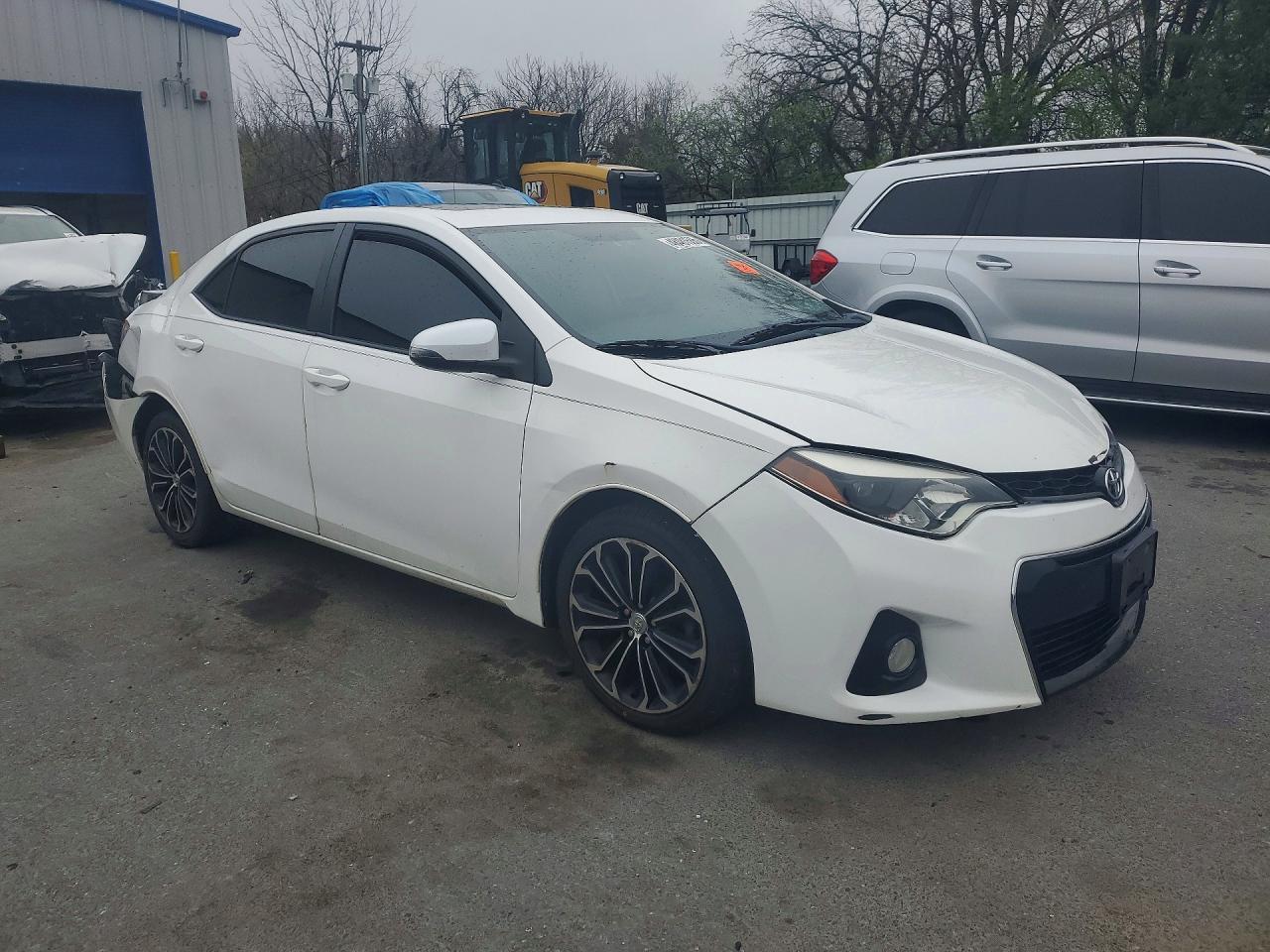 2015 TOYOTA COROLLA