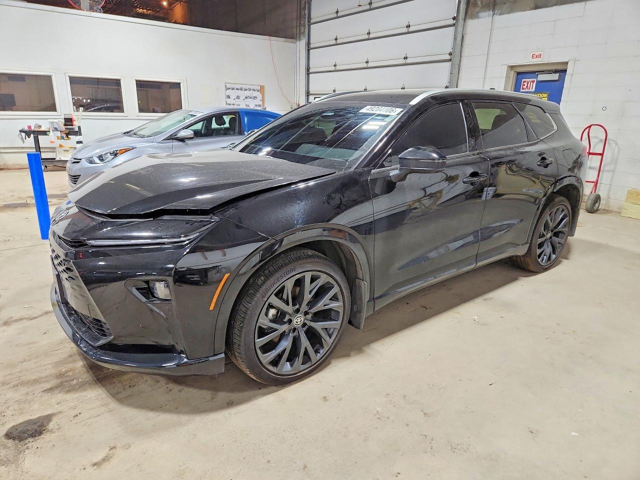 2025 TOYOTA Crown