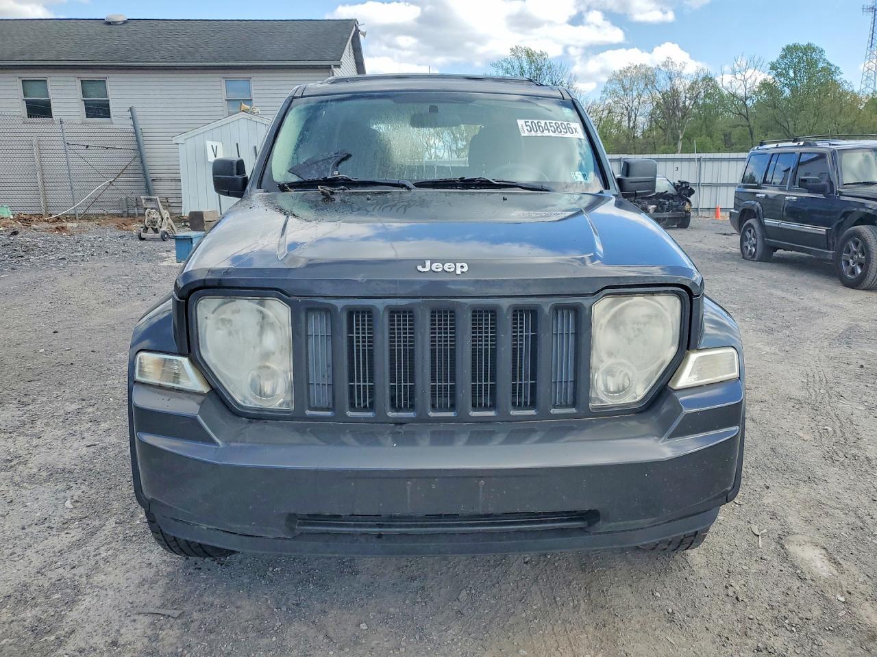2011 JEEP Liberty