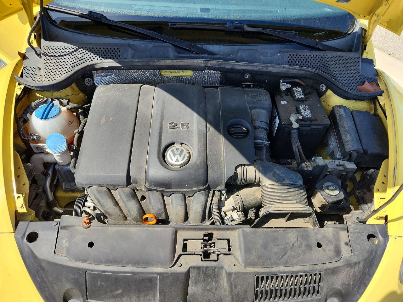 2013 VOLKSWAGEN Beetle