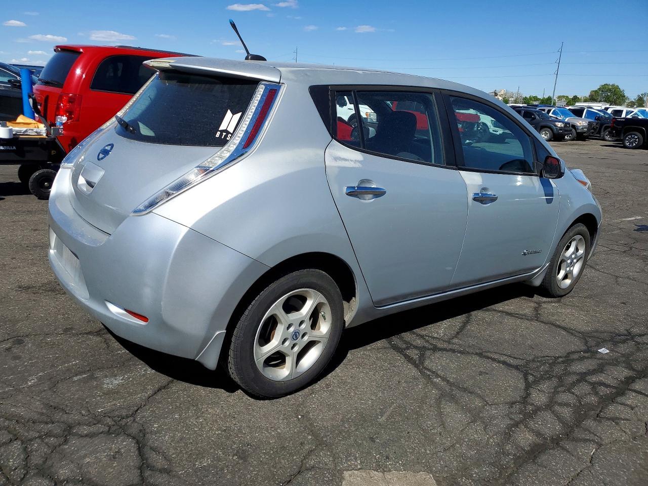 2013 NISSAN LEAF