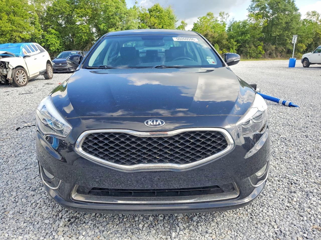 2016 KIA Cadenza