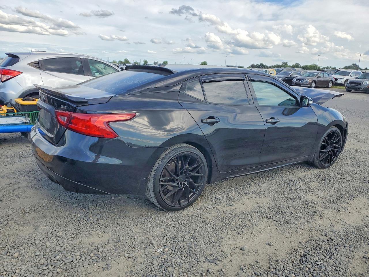 2017 NISSAN Maxima