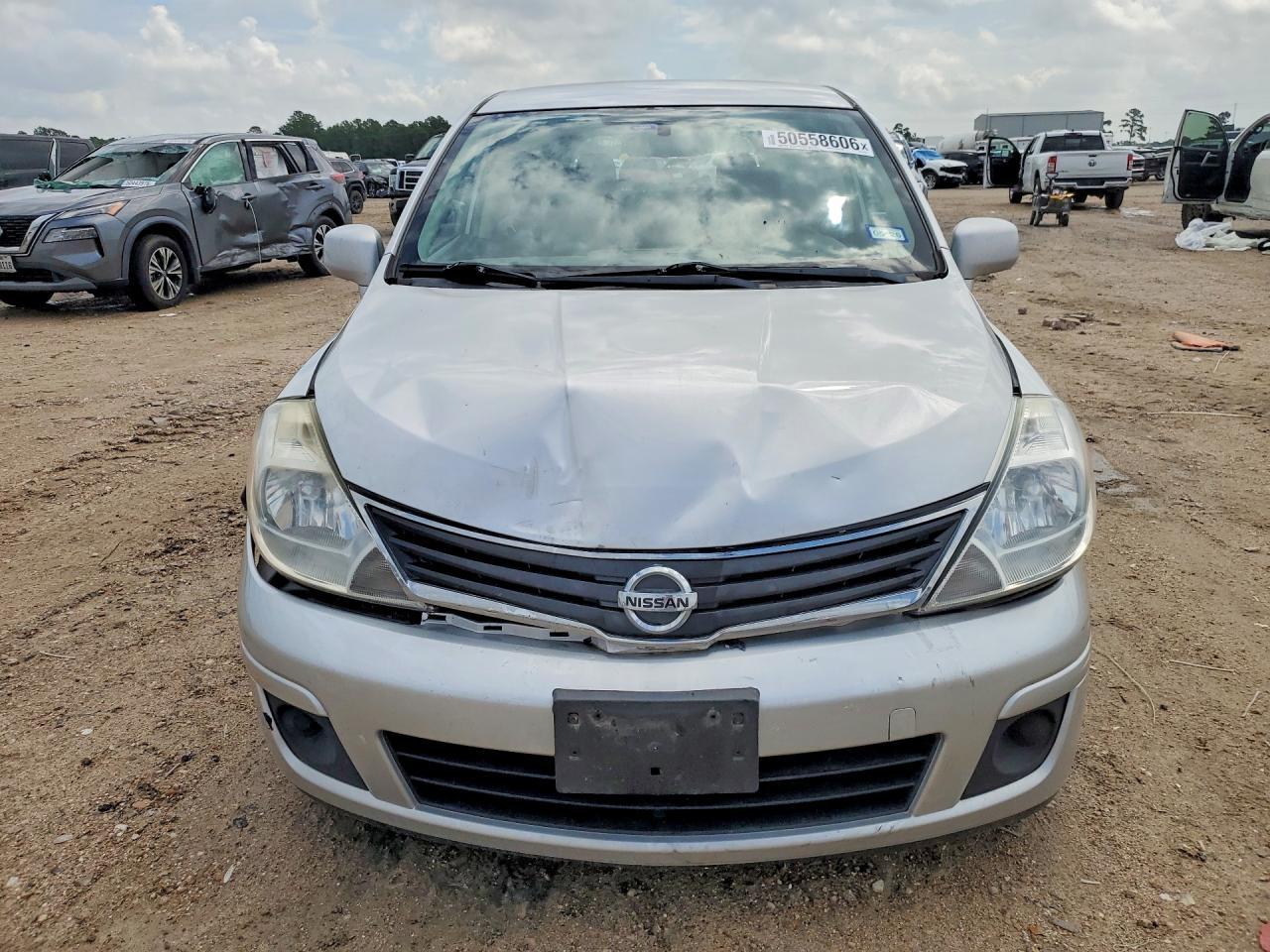 2011 NISSAN VERSA