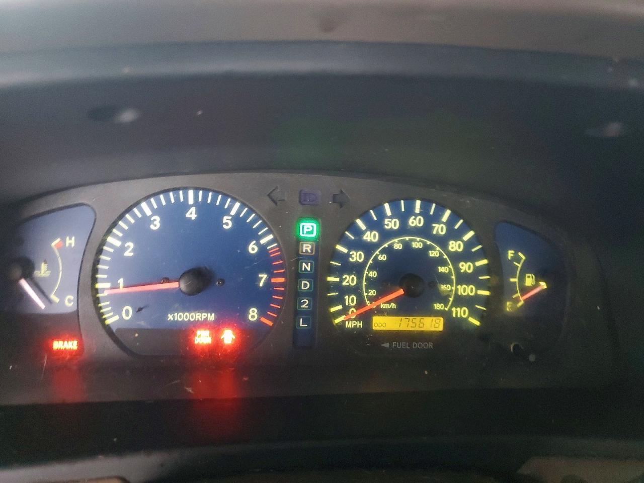 2002 TOYOTA SIENNA