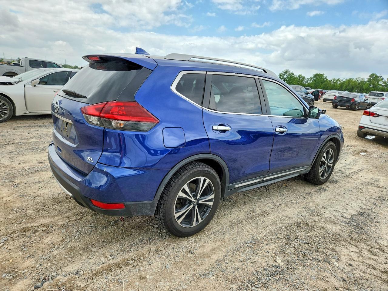 2018 NISSAN ROGUE