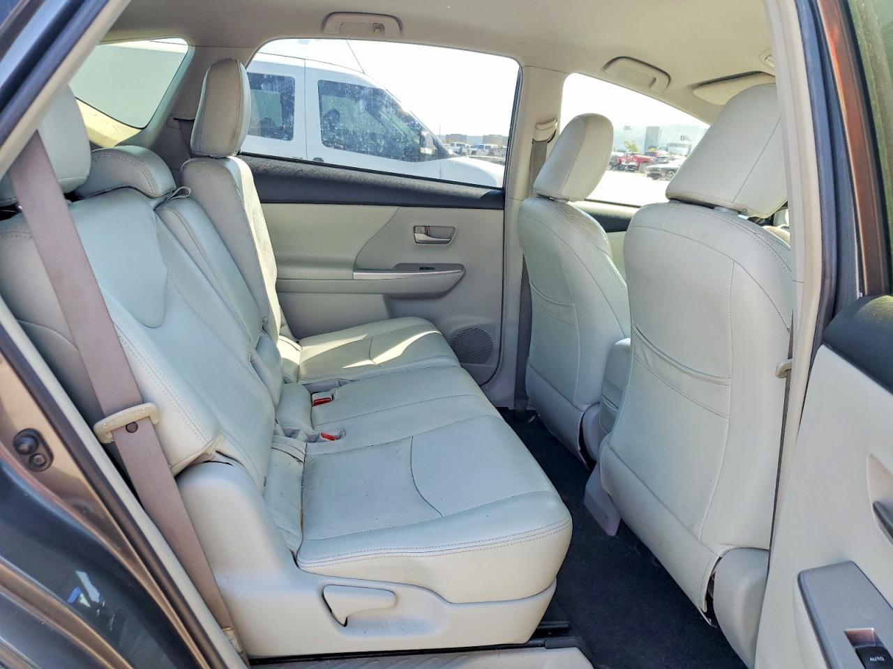 2013 TOYOTA PRIUS V