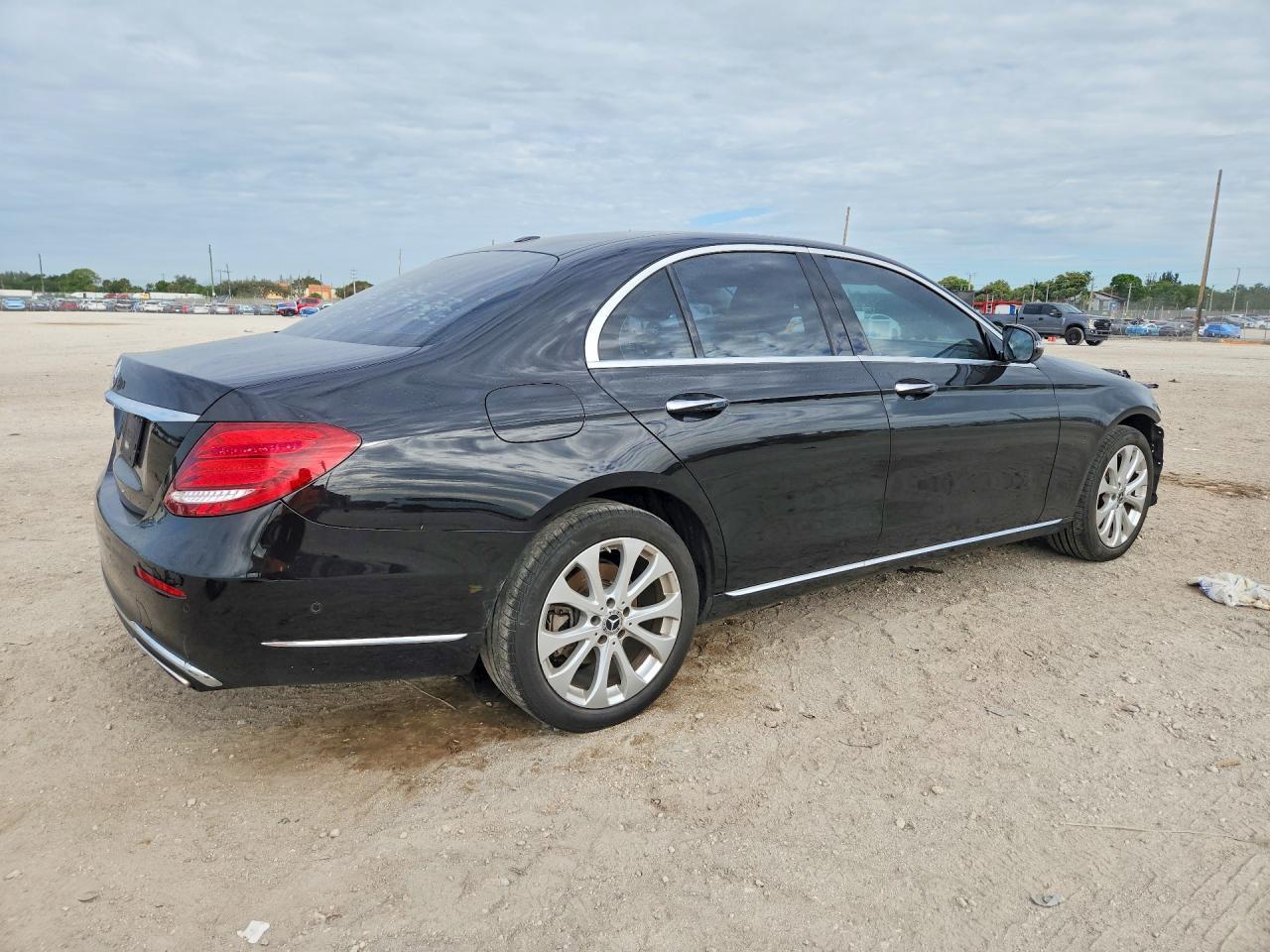 2018 MERCEDES-BENZ E-Class