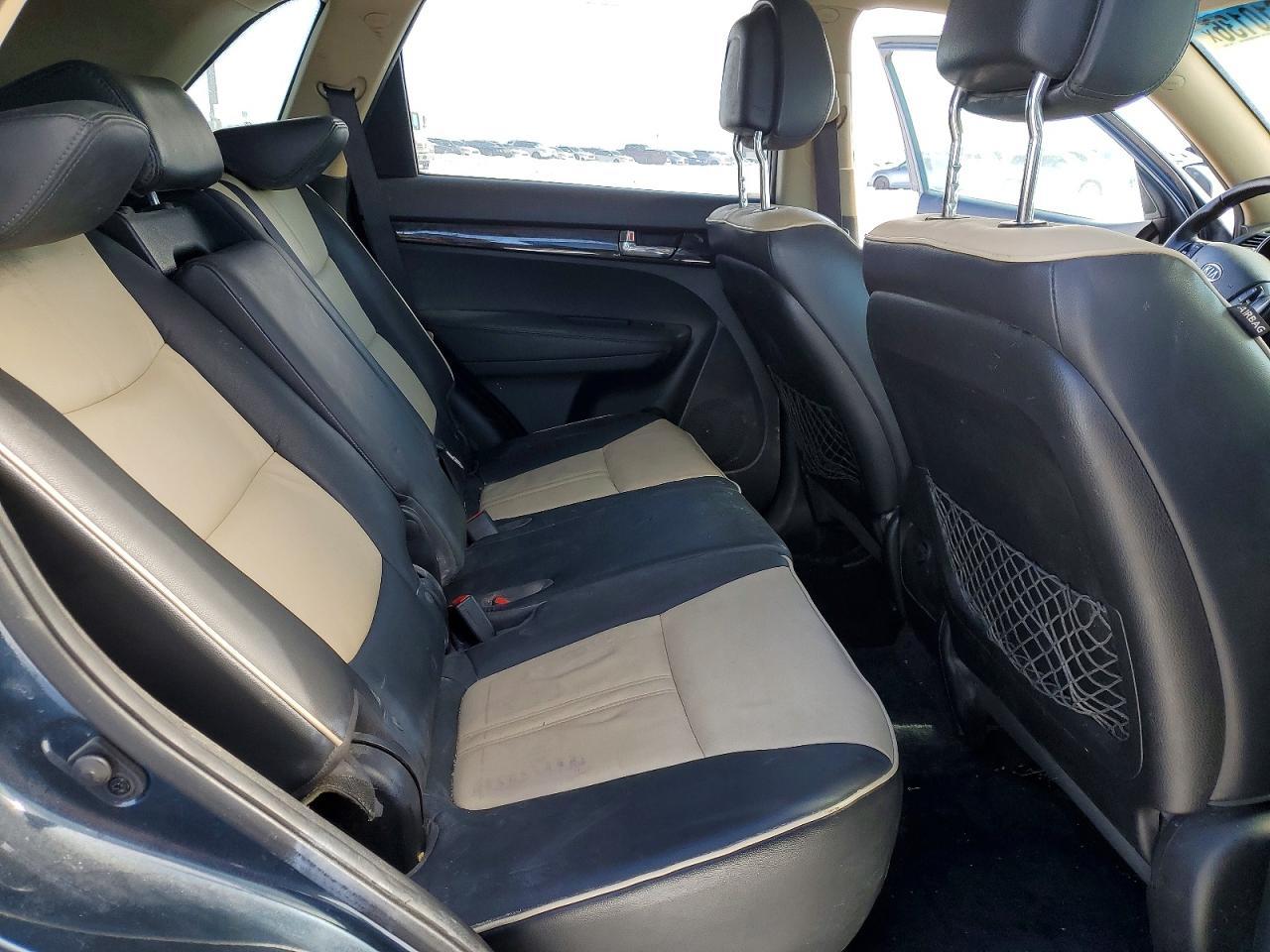 2011 KIA SORENTO