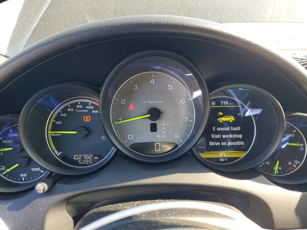2016 PORSCHE CAYENNE