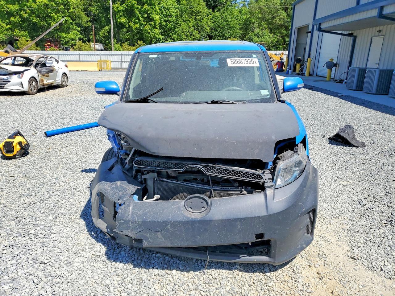2011 TOYOTA SCION