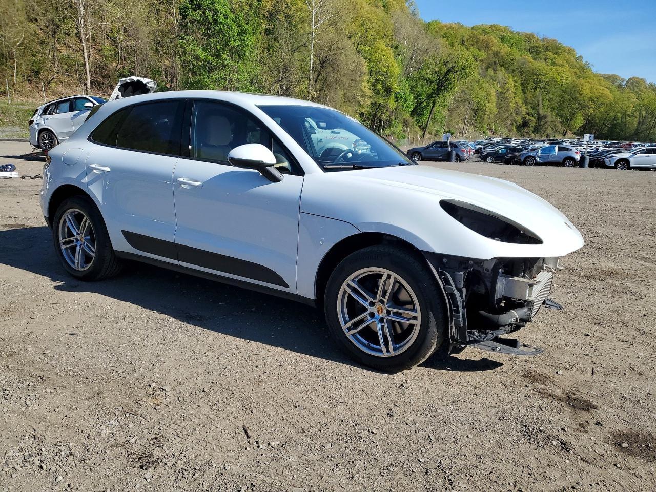 2019 PORSCHE Macan