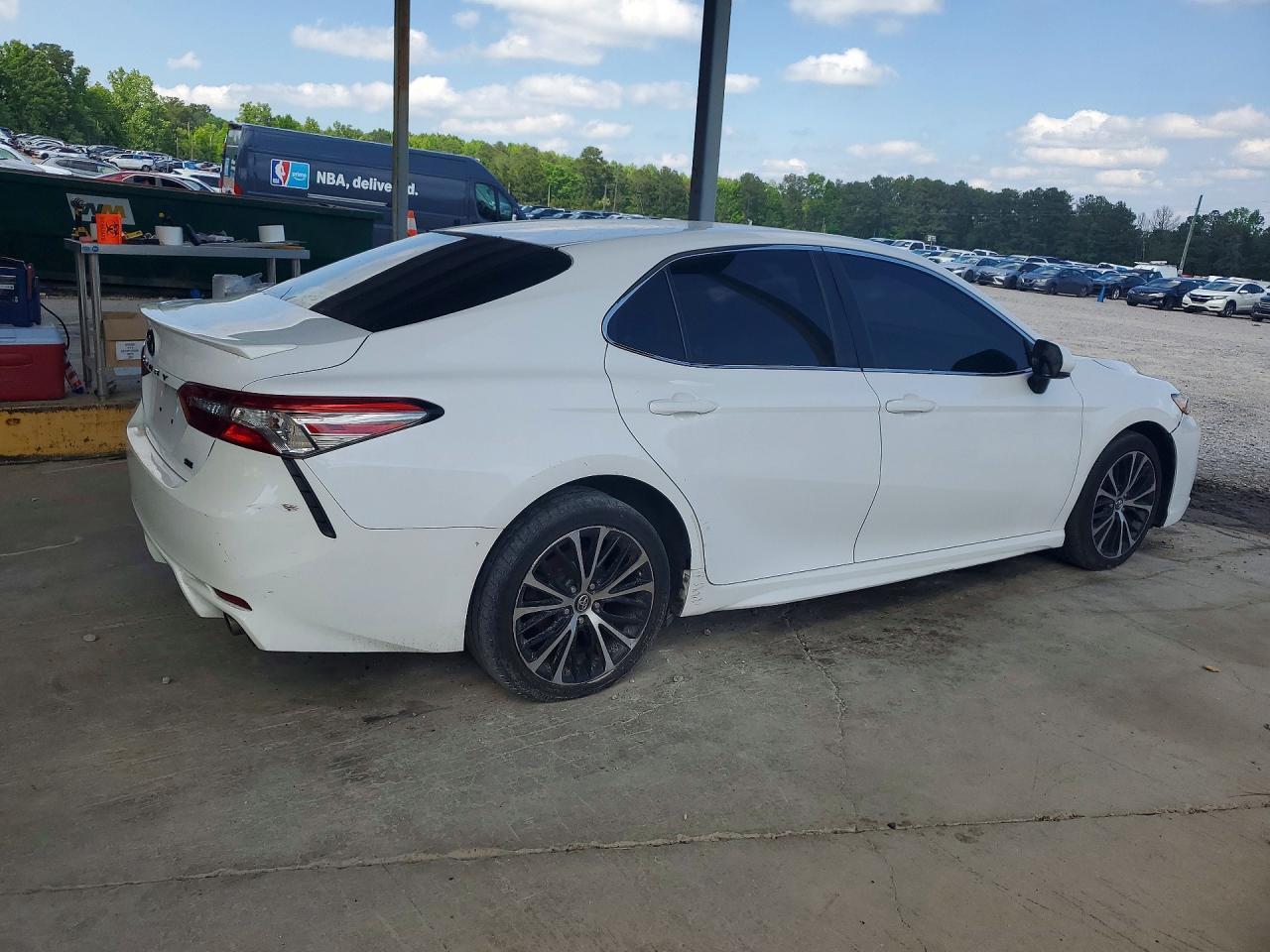 2018 TOYOTA CAMRY