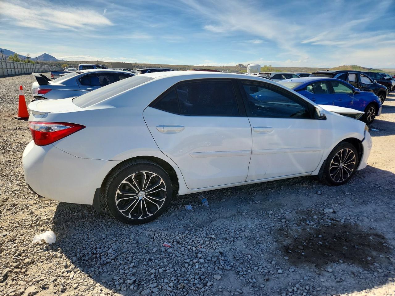 2016 TOYOTA COROLLA