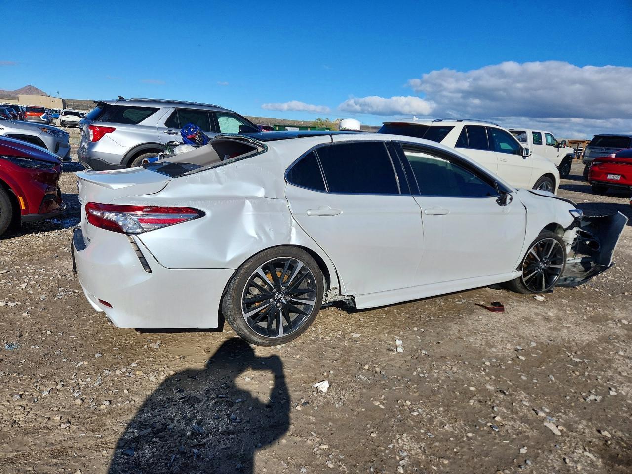 2018 TOYOTA CAMRY