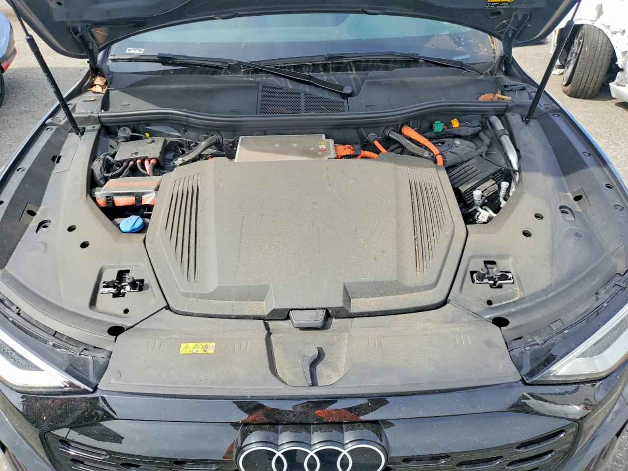 2024 AUDI Q8
