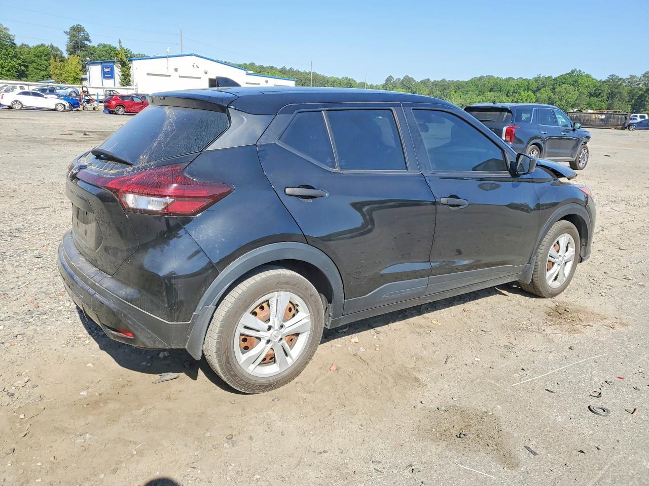 2022 NISSAN KICKS