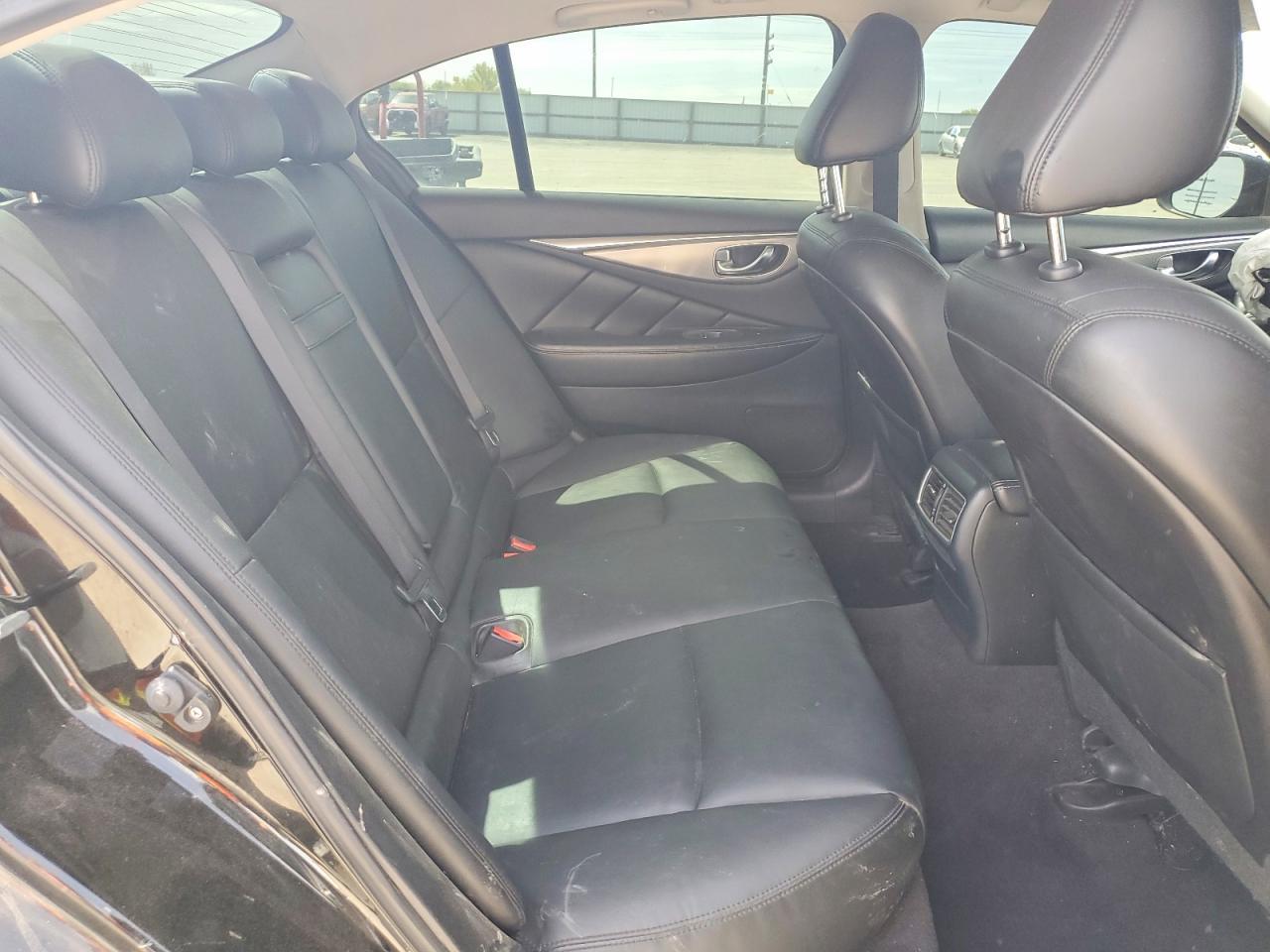 2016 INFINITI Q50