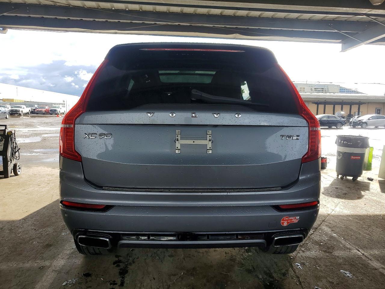 2017 VOLVO XC90