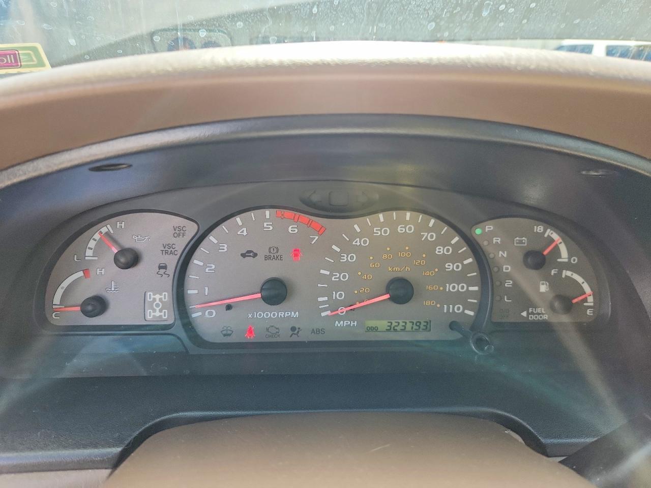 2002 TOYOTA Sequoia