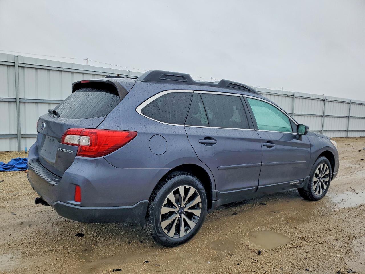 2015 SUBARU Outback