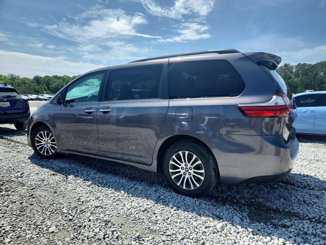2018 TOYOTA SIENNA