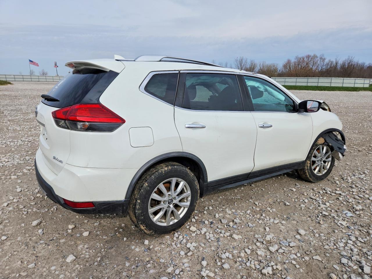 2017 NISSAN ROGUE