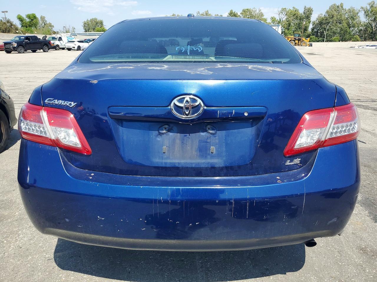 2011 TOYOTA CAMRY