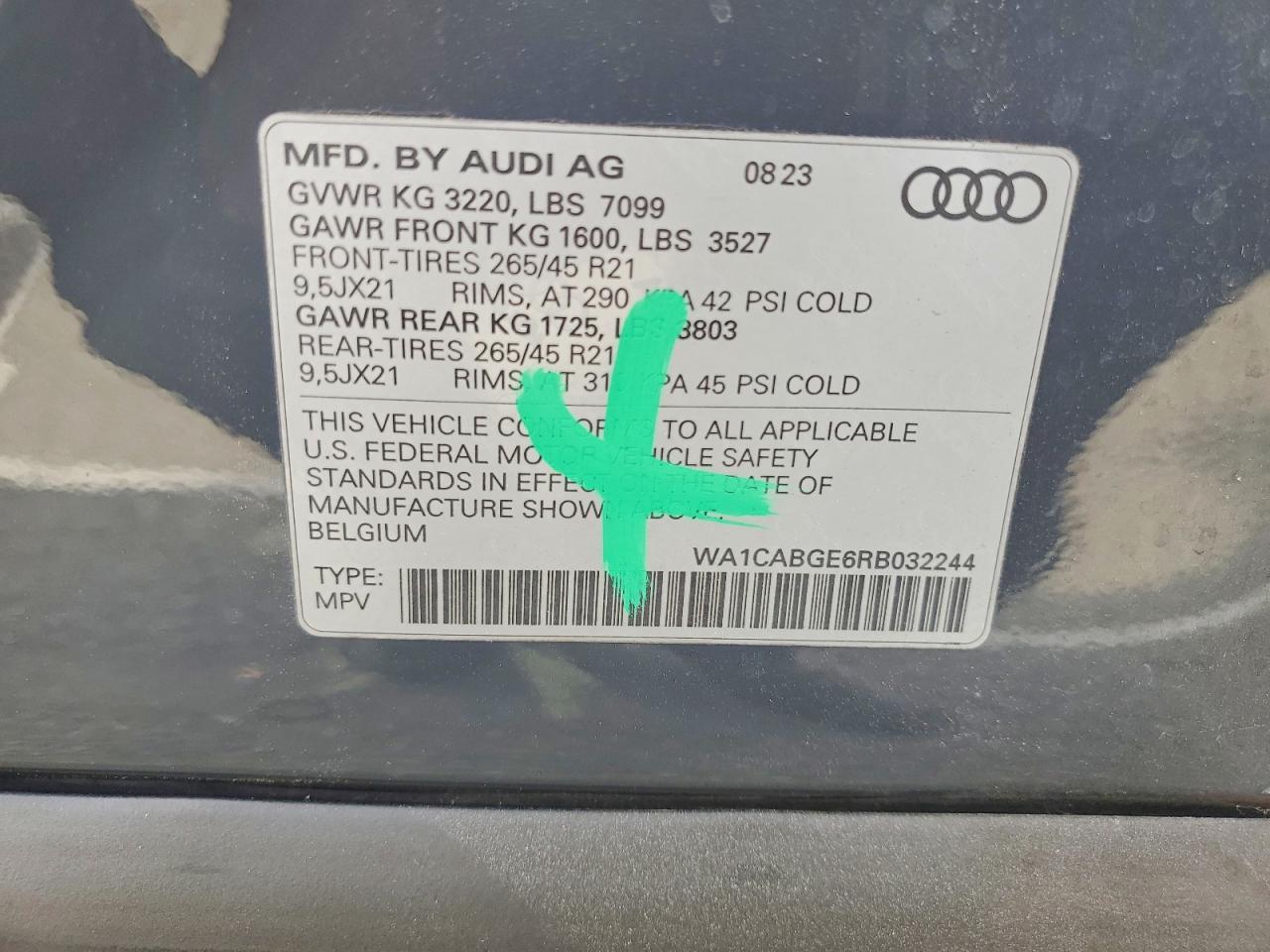 2024 AUDI Q8