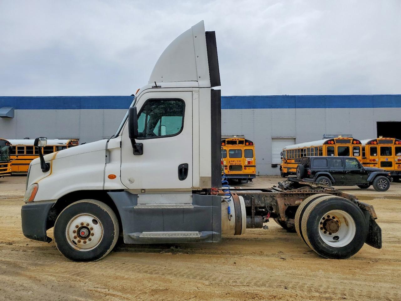 2016 FREIGHTLINER CASCADIA 125