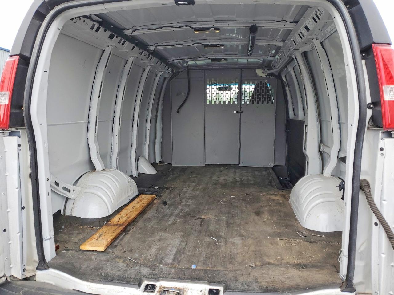2023 CHEVROLET Express 3500