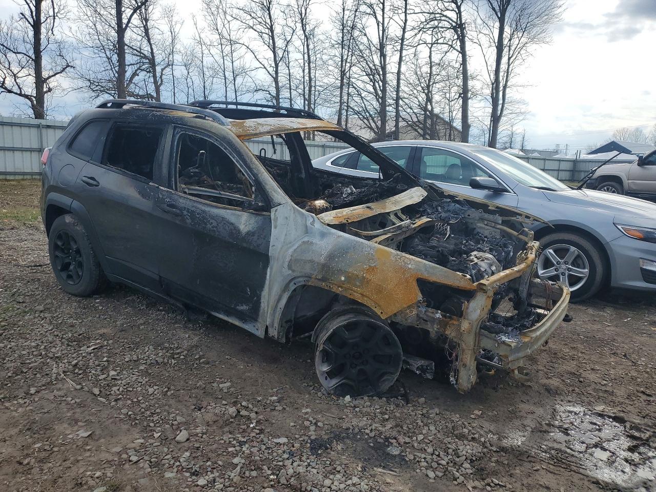 2019 JEEP CHEROKEE