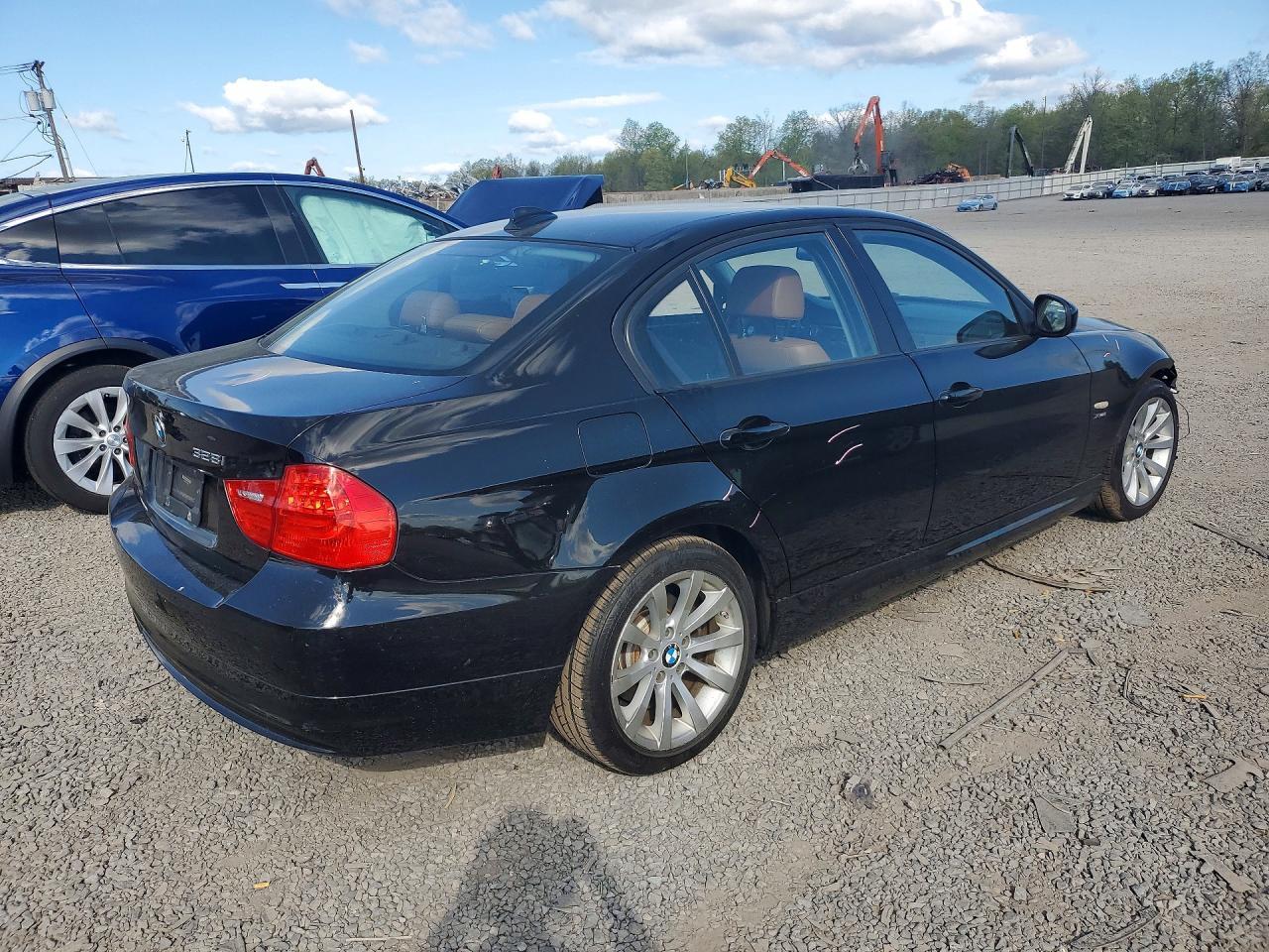 2011 BMW 3 SERIES