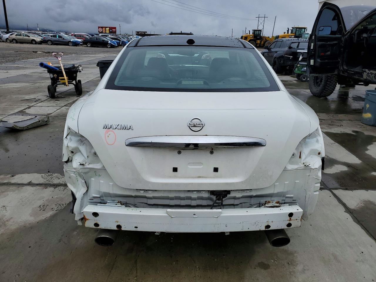 2014 NISSAN Maxima